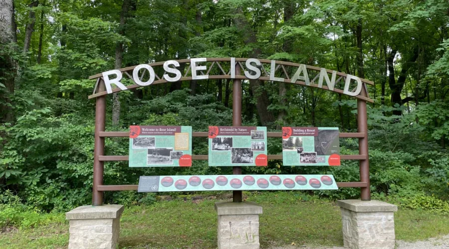 Places to visit in Ross Island